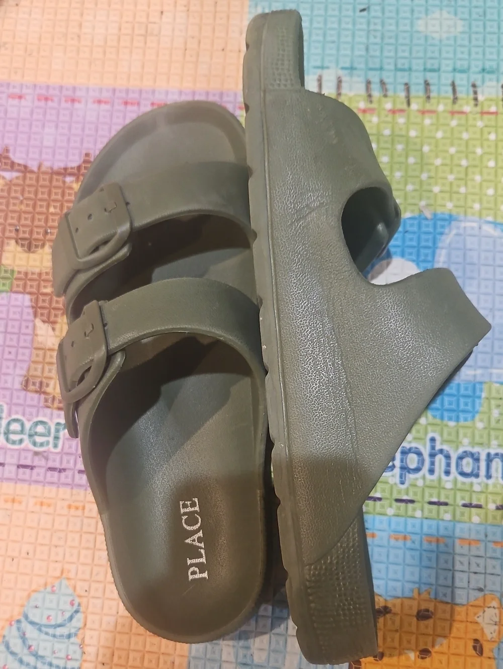 Like New Children'sPlace  Sz.4 Kids Olive Green Double-Buckle Sandals